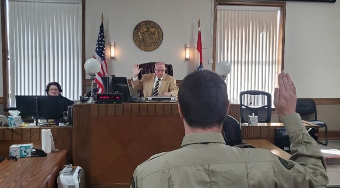 Howell County Sheriff Welcomes Two New Deputies to Staff