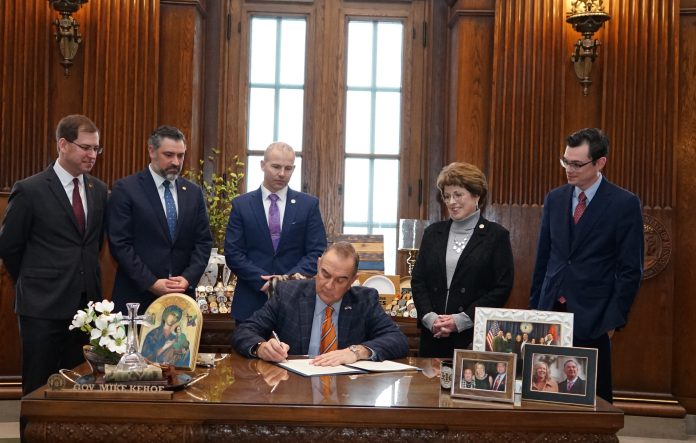 Governor Kehoe Signs EO 25-18