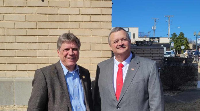 Current Baxter County Sheriff Endorses Brian Davis for Next Sheriff