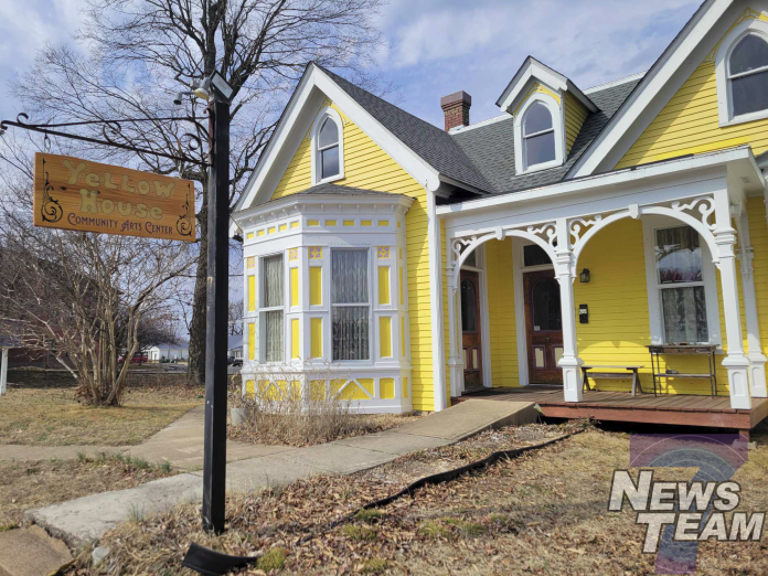 NT7-YellowHouse-01