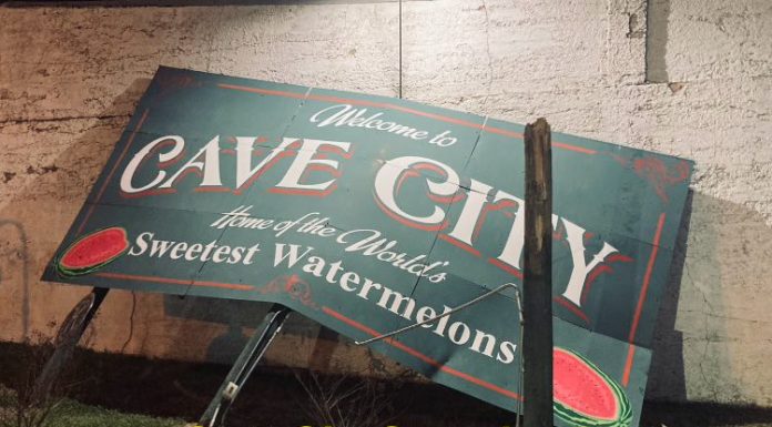 Cave City Mayor Reassures Residents: Iconic Welcome Sign Will Be Restored as Part of Town’s Recovery