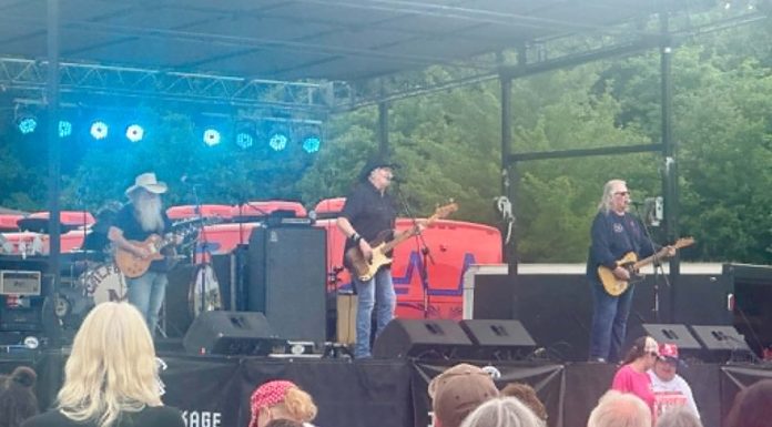 Fulton County Homecoming Concludes with the Kentucky Headhunters