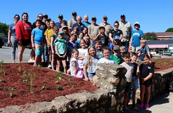 Third Graders Join MDC and Partners on Pollinator Project in West Plains