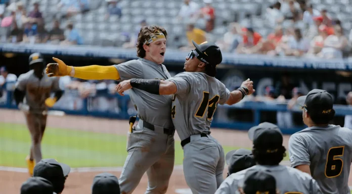 Baseball Takes Down No. 17 Ole Miss in First Round of SEC Tournament
